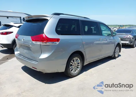 2011 Toyota Sienna Xle V6 z USA, uszkodzony, nr VIN 5TDYK3DC7BS098821